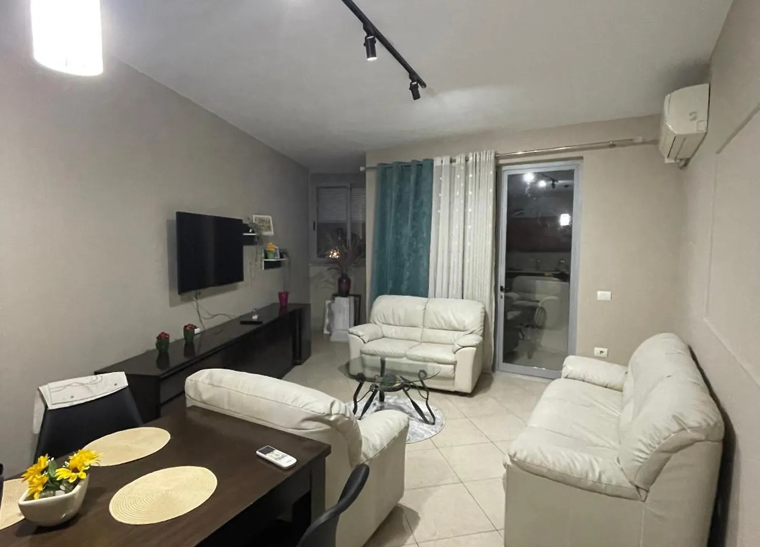Turdiu Center Apart Tirana Albanien